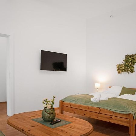 Elegant 2Br Apartment - Near Bahnhof Wien Meidling Buitenkant foto